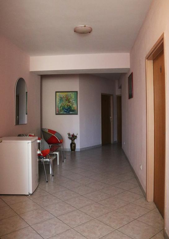 Guest House Ivo Stobrec Bagian luar foto