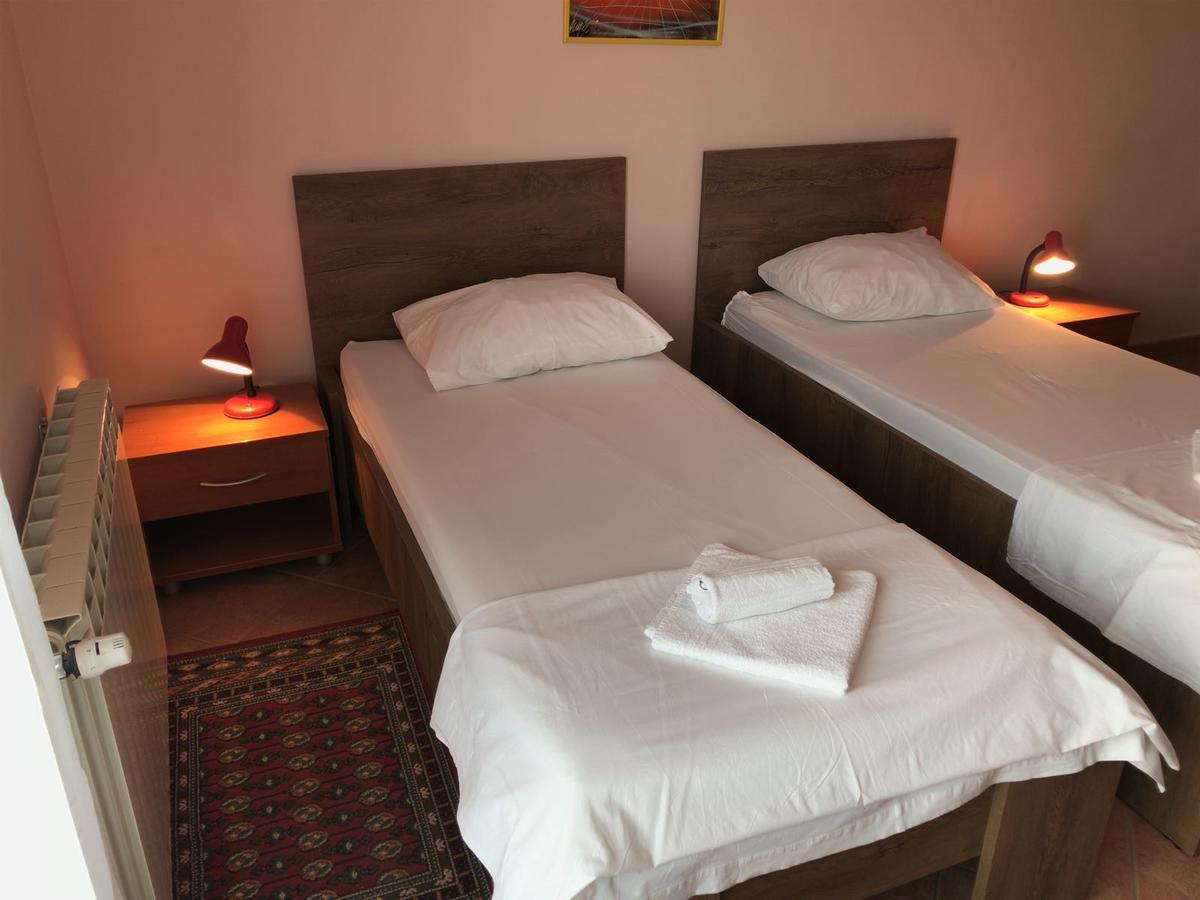 Guest House Ivo Stobrec Bagian luar foto
