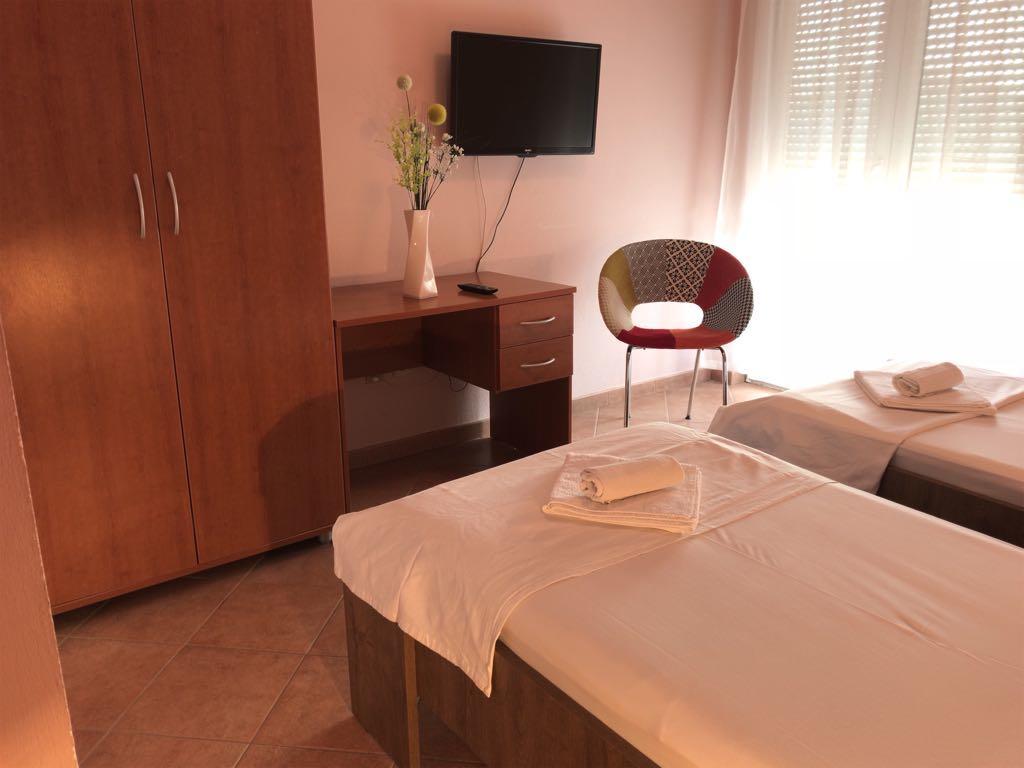 Guest House Ivo Stobrec Bagian luar foto