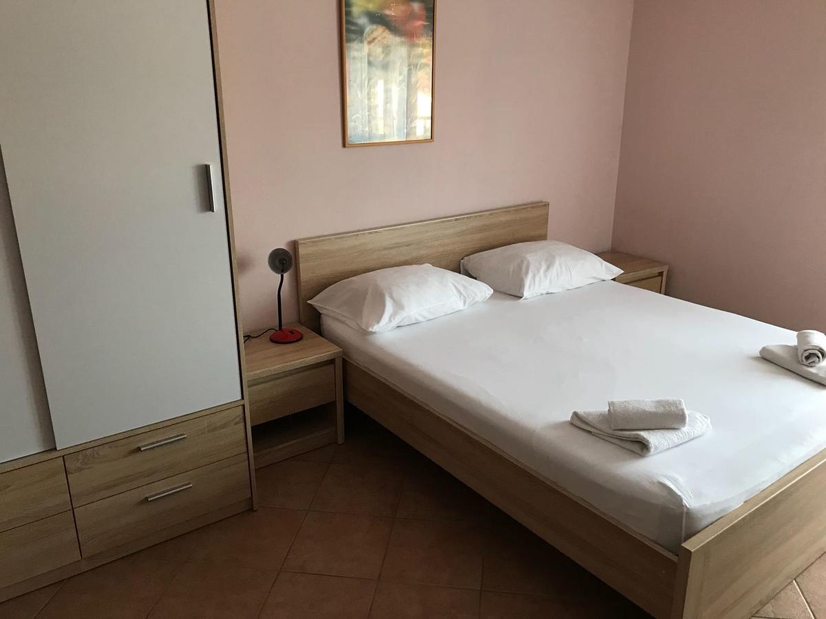 Guest House Ivo Stobrec Bagian luar foto