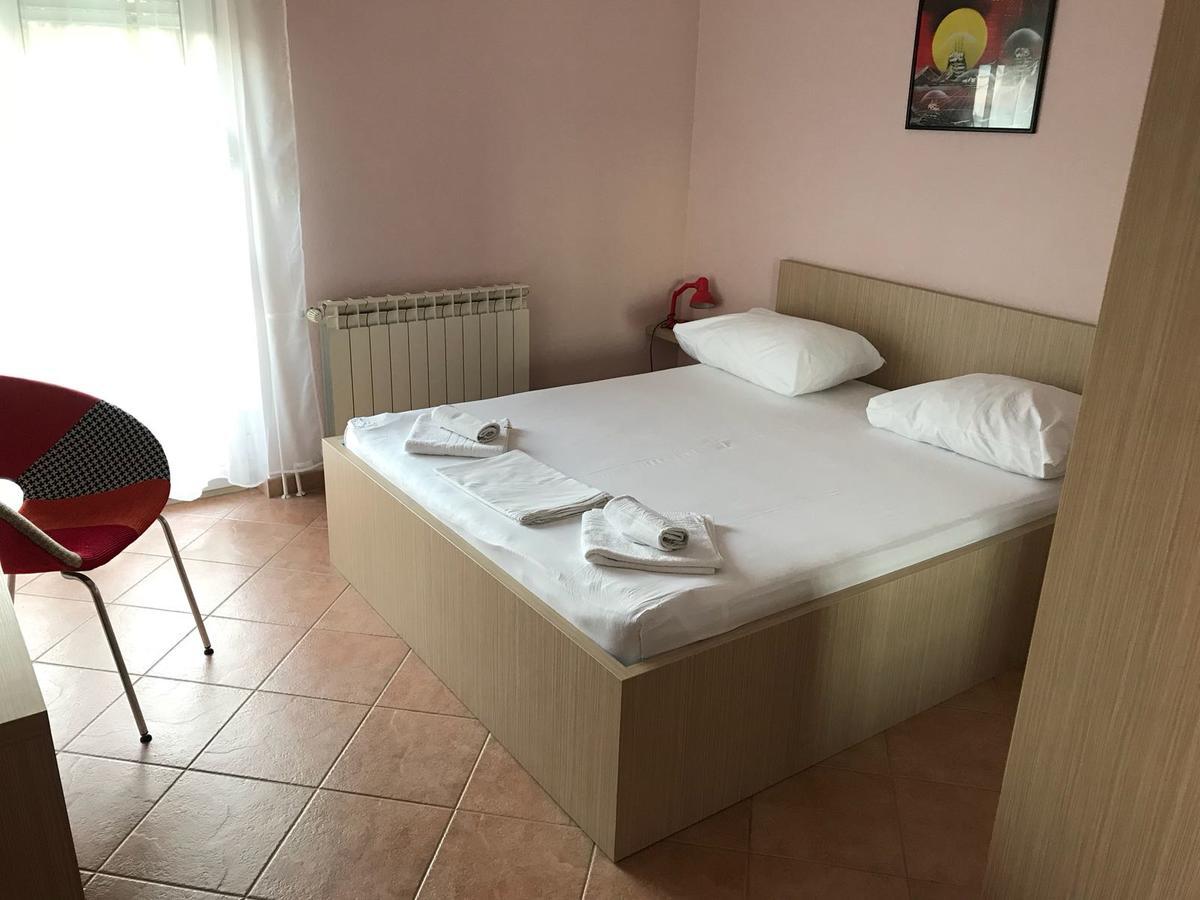 Guest House Ivo Stobrec Bagian luar foto