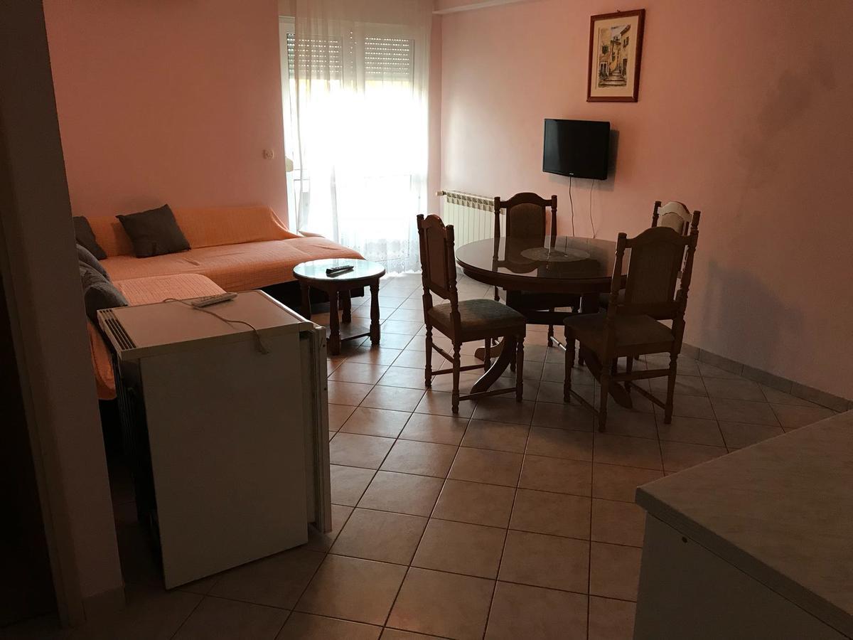 Guest House Ivo Stobrec Bagian luar foto