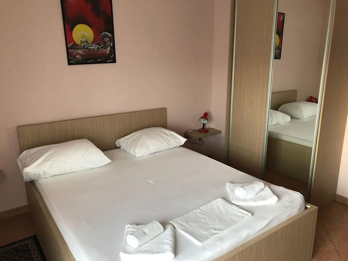 Guest House Ivo Stobrec Bagian luar foto