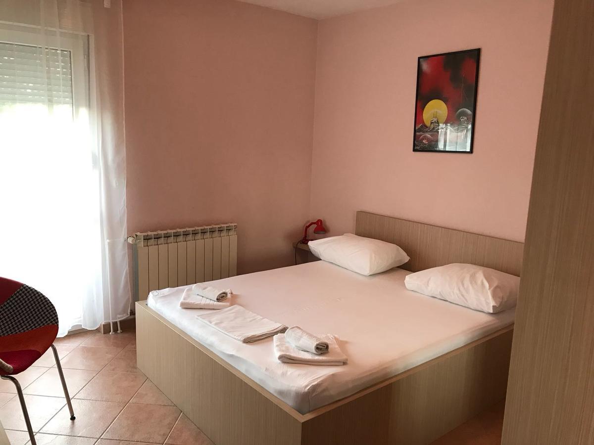 Guest House Ivo Stobrec Bagian luar foto