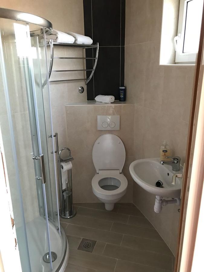 Guest House Ivo Stobrec Bagian luar foto